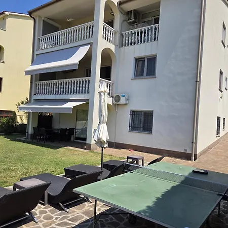 アパート Matosevic プーラ